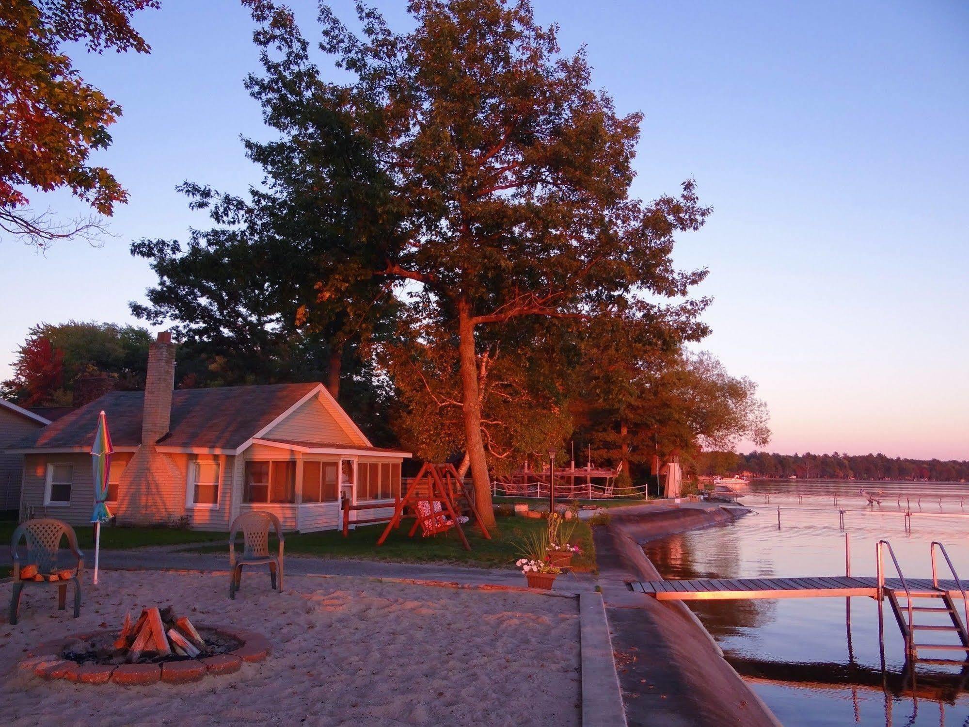 Sunset Resort Houghton Lake Exterior photo